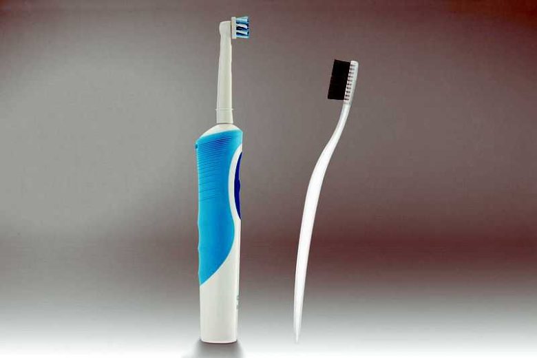 spazzolino elettrico vs tradizionale